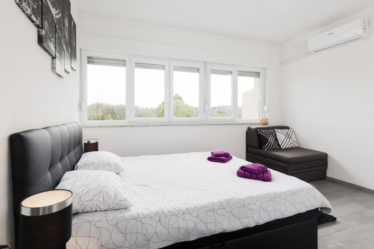 Studio Apartman Sirius Szluin Kültér fotó