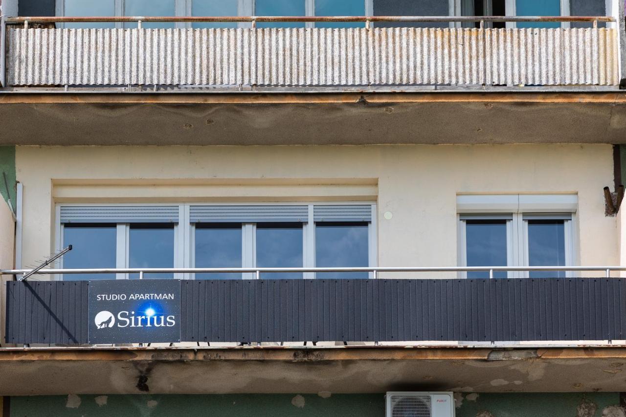 Studio Apartman Sirius Szluin Kültér fotó