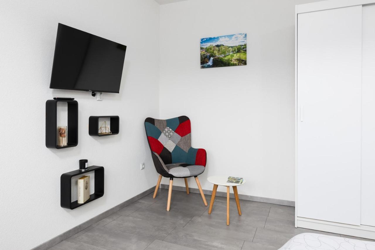 Studio Apartman Sirius Szluin Kültér fotó