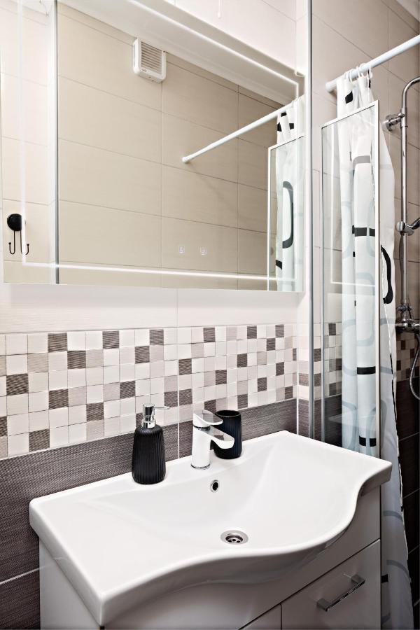 Studio Apartman Sirius Szluin Kültér fotó