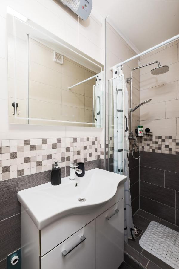 Studio Apartman Sirius Szluin Kültér fotó